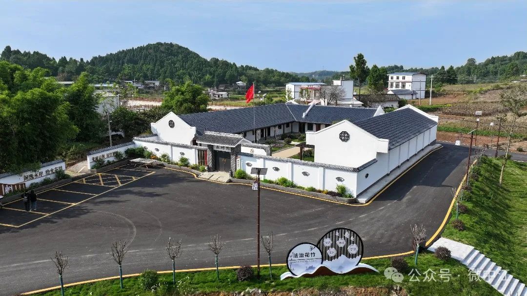 1733106234548080425.jpg 1733106234548080425.jpg