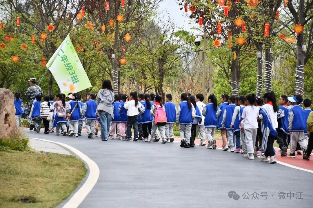 春日研学绽放活力  书香协作共同成长